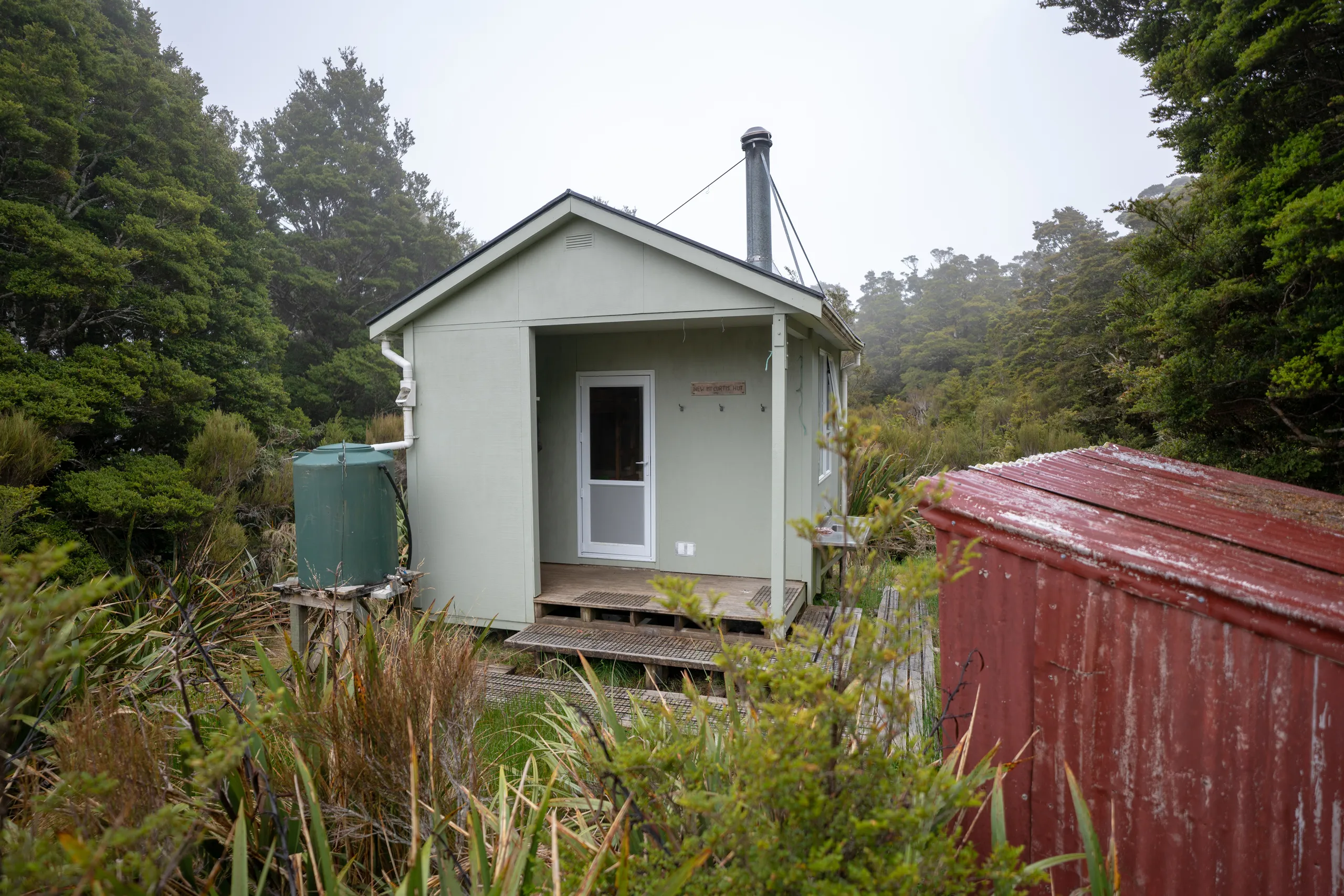 Mt Curtis Hut on a claggy morning