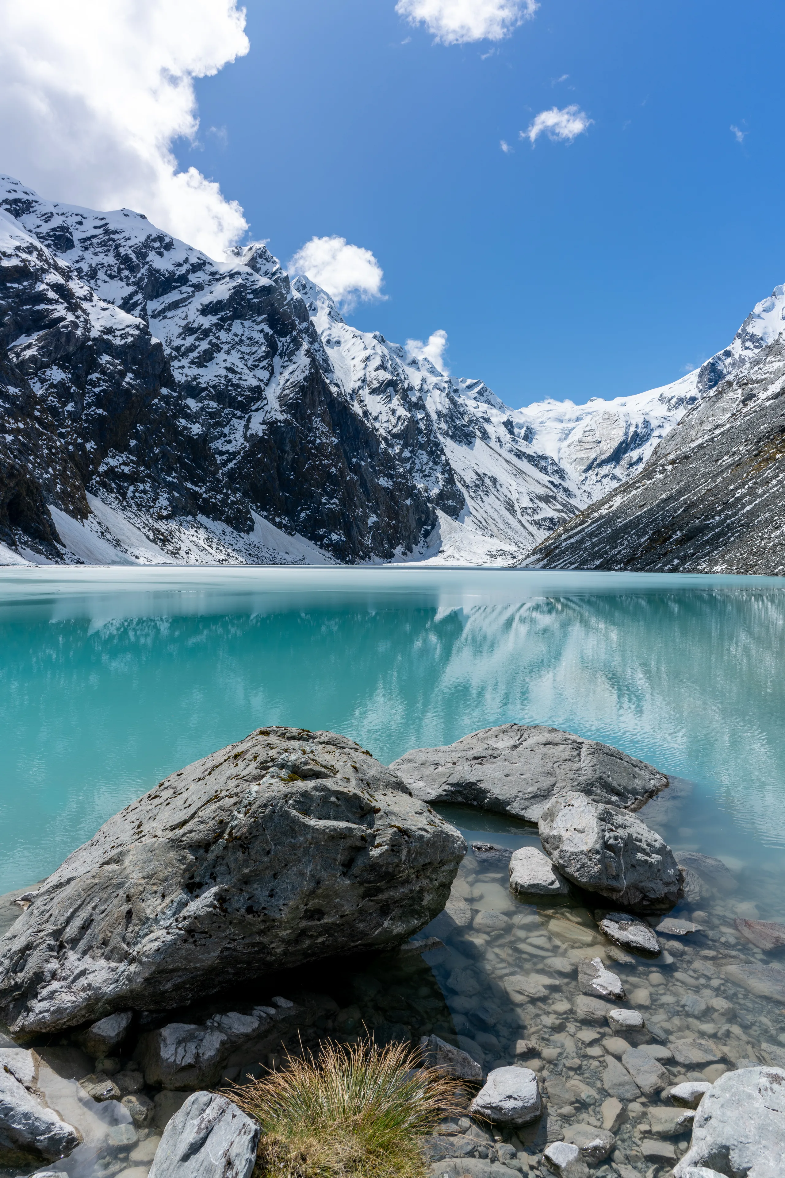 Ice Lake shore